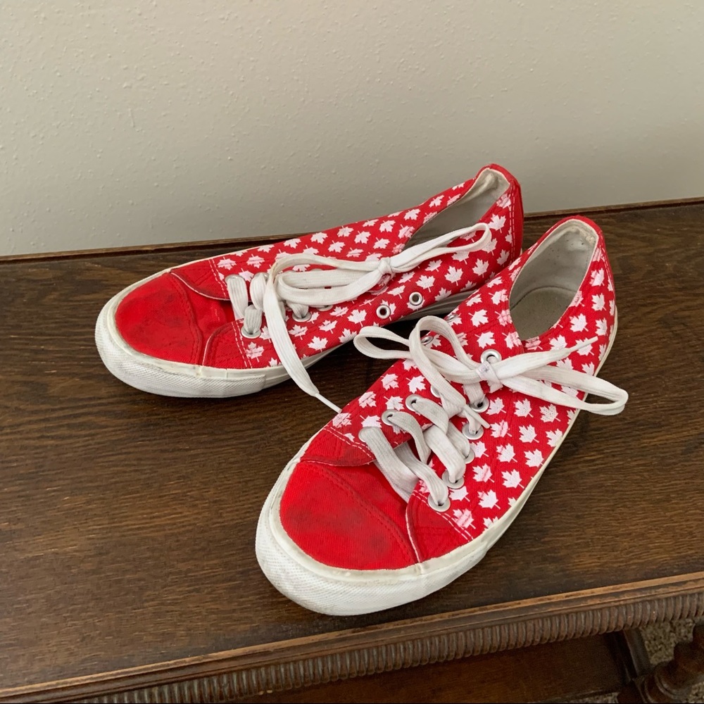 Canada Red & White Maple Print Leaf Sneakers